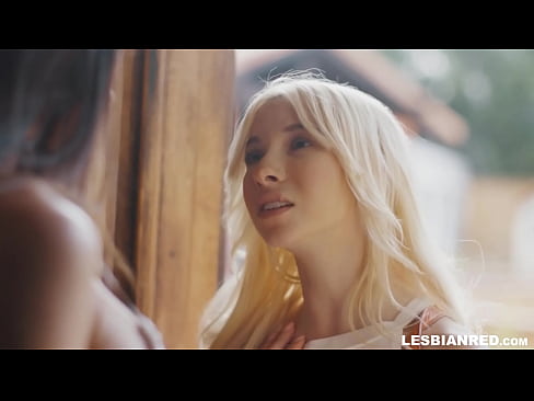 ❤️ D'Meedche kënnt e puer Méint méi spéit heem a schléisst op d'Stiefmamm hir Muschi iessen ❤️  Sex op lb.pornohammer.ru ❌